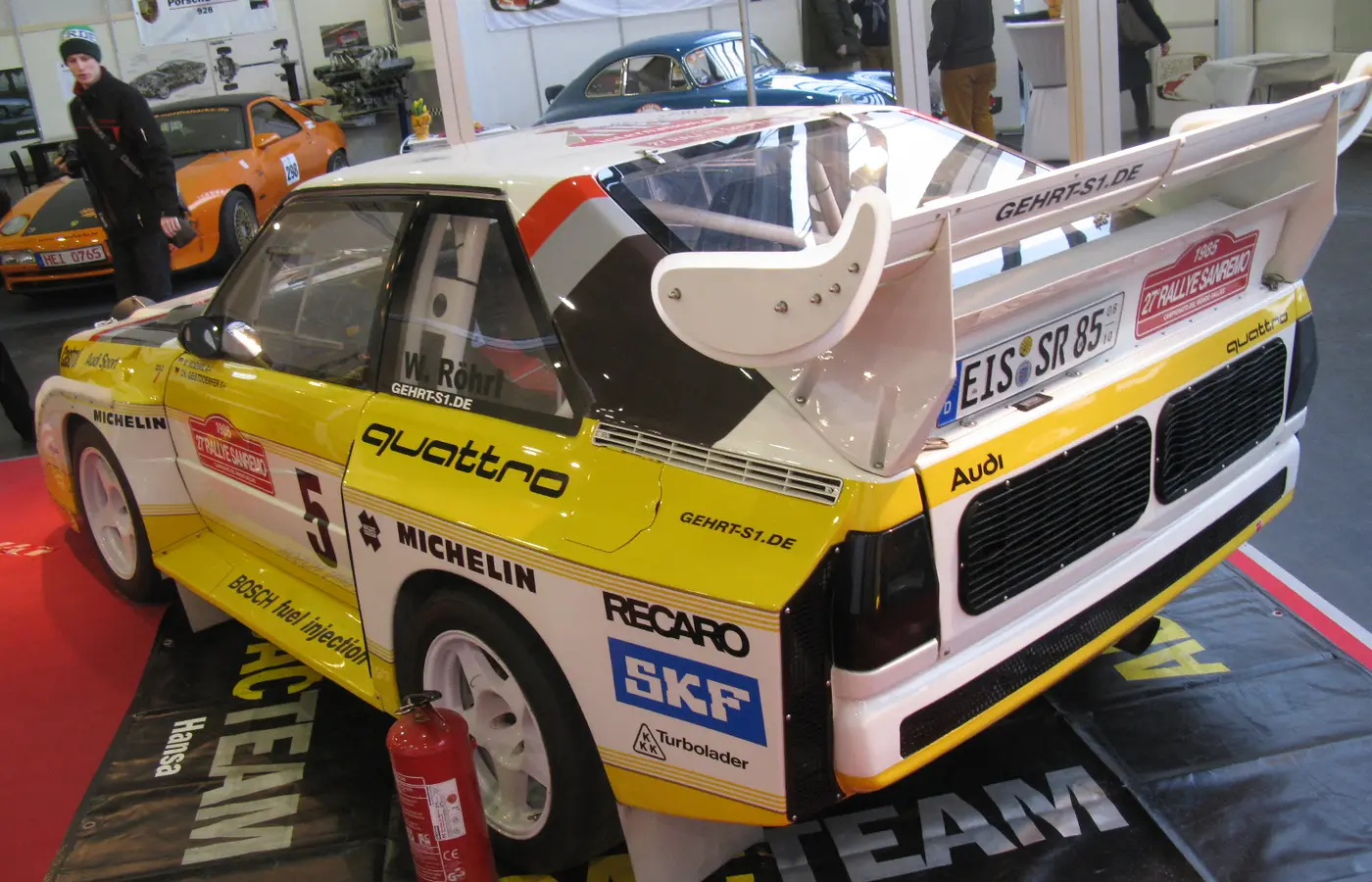 Audi Sport quattro S1 de Grupo B visto desde la parte trasera