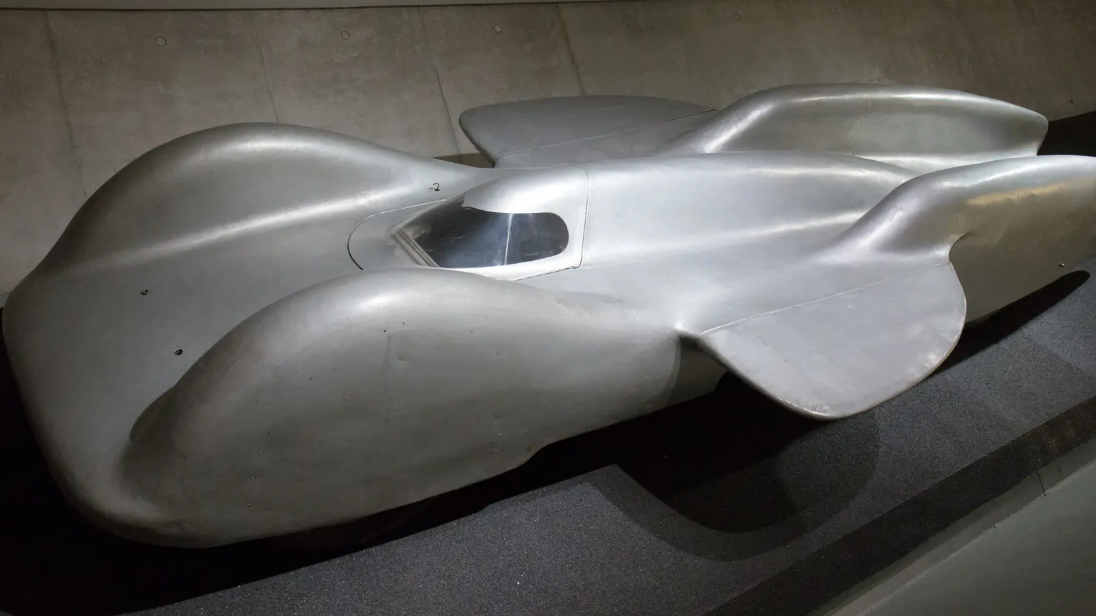 Mercedes-Benz T 80 de seis ruedas expuesto en el Museo Mercedes-Benz