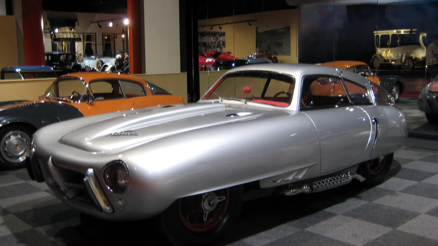 Pegaso Z-102 Cúpula II plateado visto de perfil