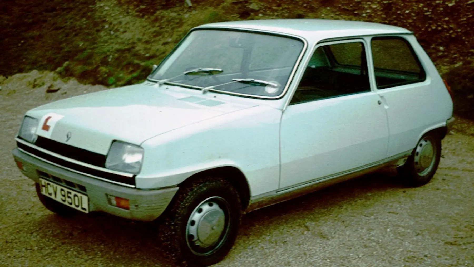 Renault 5 eléctrico moderno