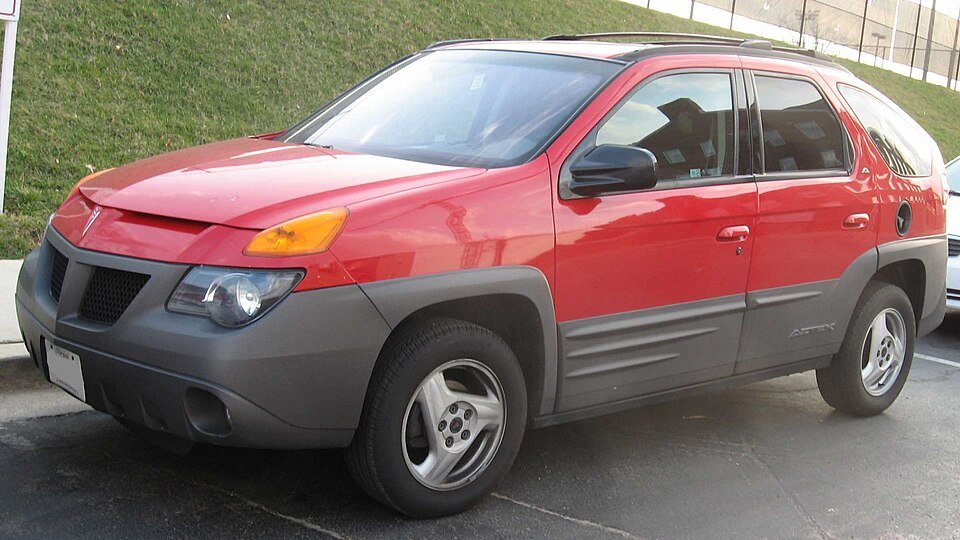 Pontiac Aztek de 2001 fotografiado de perfil, imagen ilustrativa del modelo